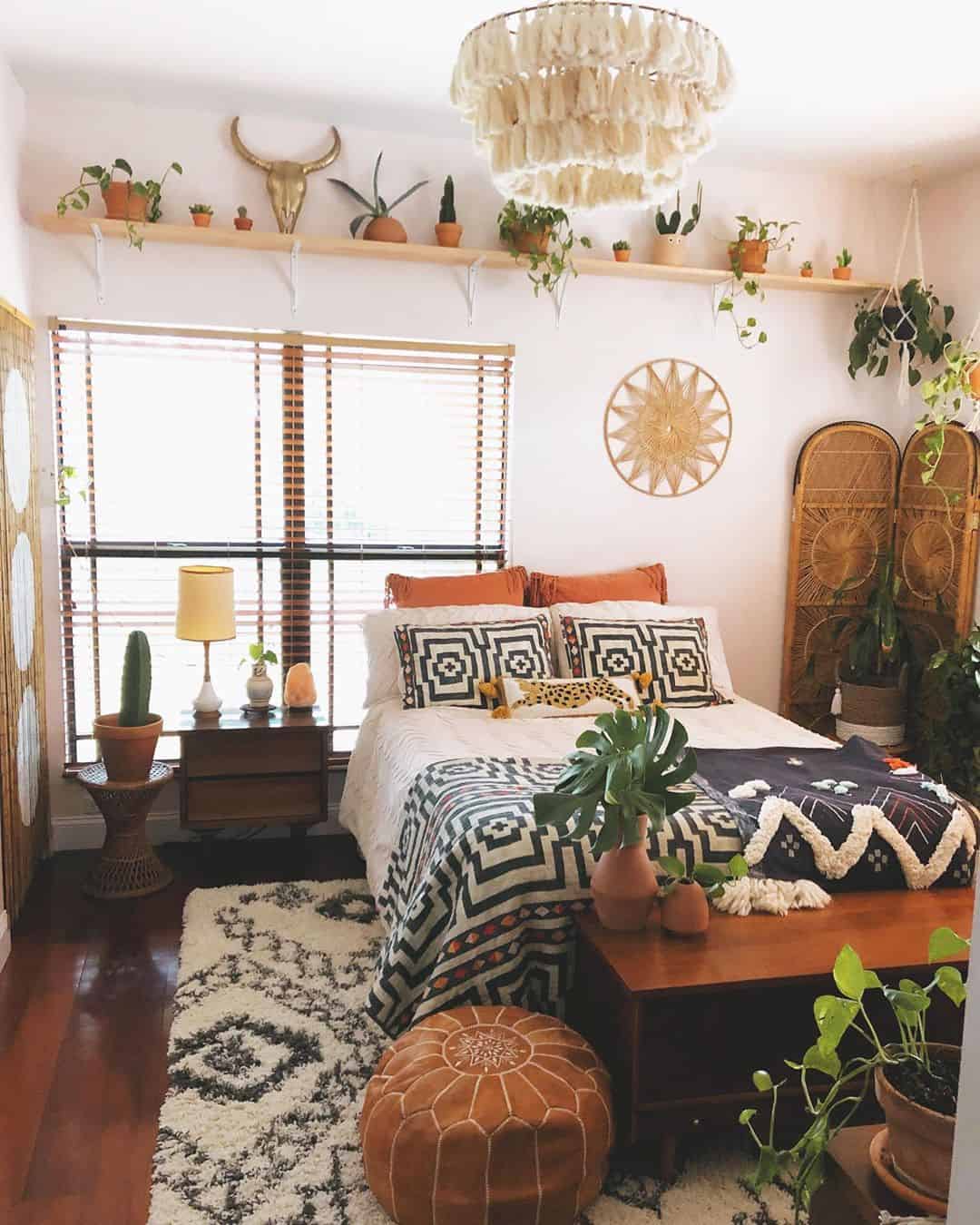 Simple Bohemian Bedroom Ideas for Small Space