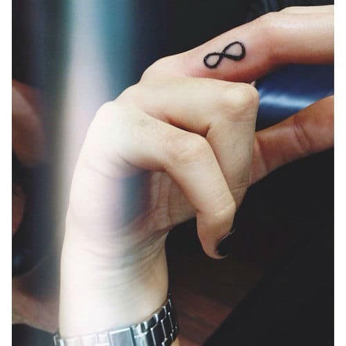 finger-tattoo-inspiration23
