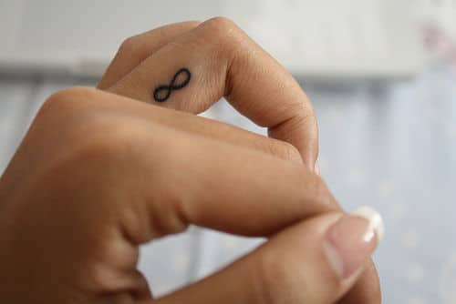 finger-tattoo-inspiration28