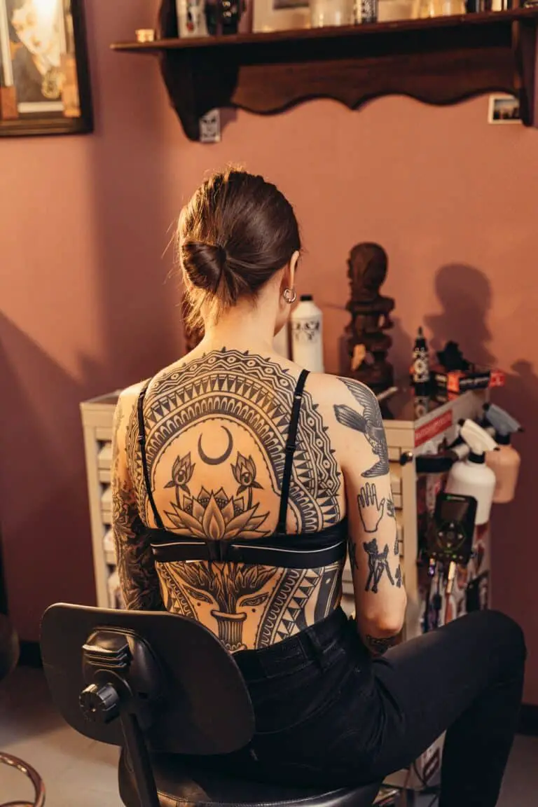 35 Ultra Sexy Back Tattoos for Women – SORTRA