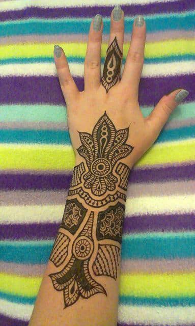 hand-henna-tattoo-designs38