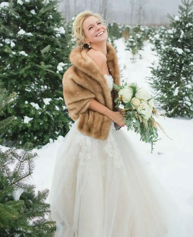 winter-bride-wedding-bouquet06
