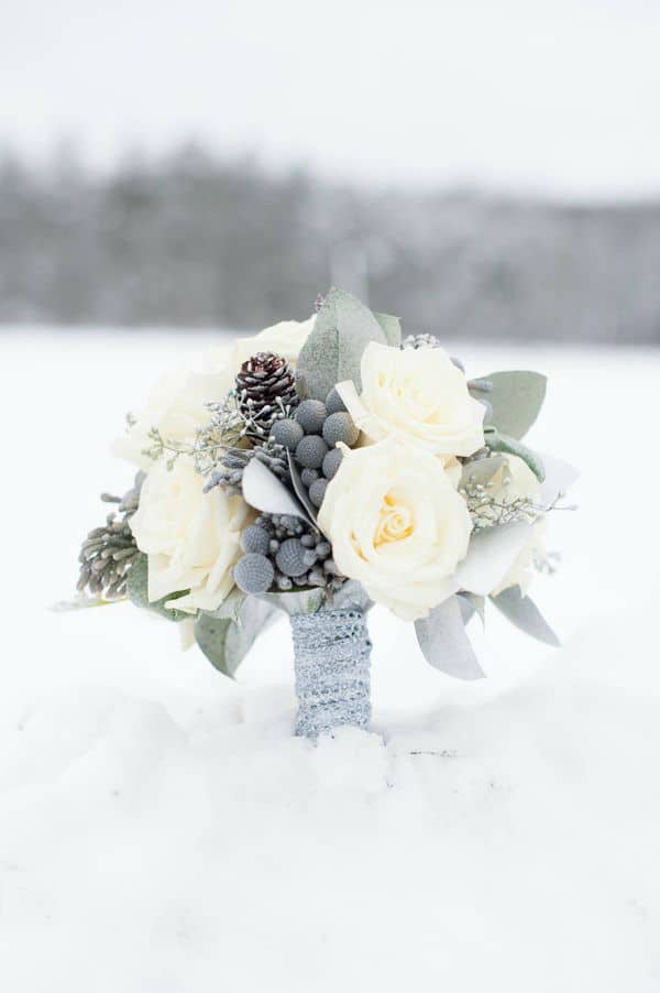 winter-bride-wedding-bouquet11