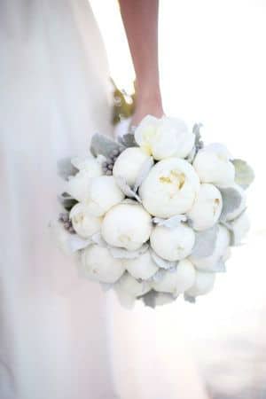 winter-bride-wedding-bouquet47
