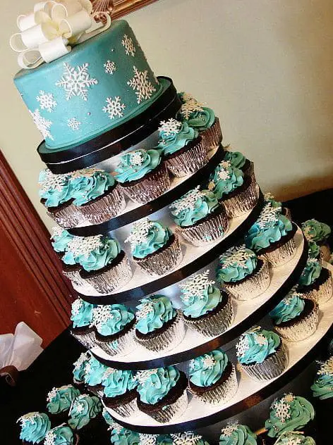 blue-white-winter-wedding-decoration31