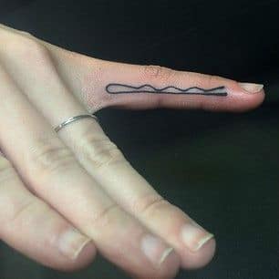31 Cool Inner Finger Tattoos to Inspire You