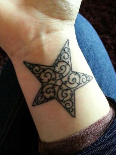43 Cool and Sexy Star Tattoo Designs