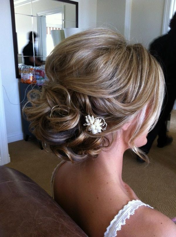 39 Elegant Updo Hairstyles For Beautiful Brides