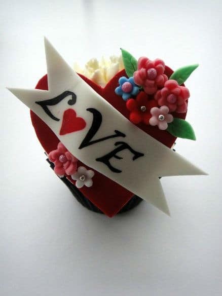 valentine-cupcake-heart149