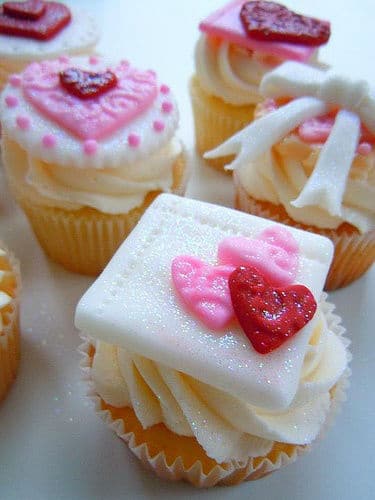 valentine-cupcake-heart198