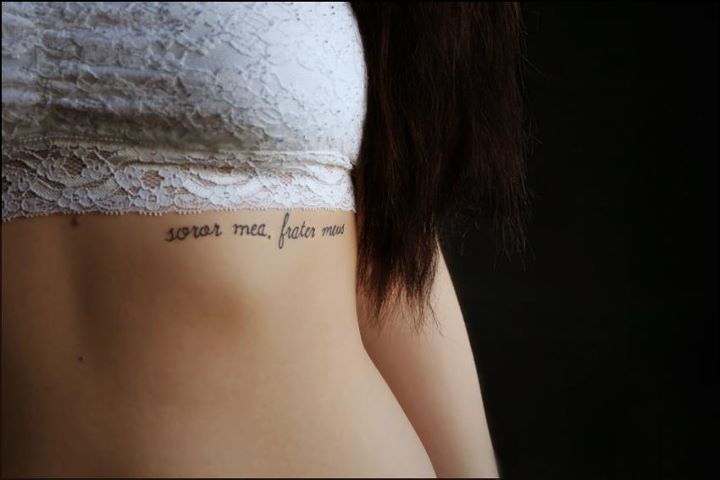 under-breast-tattoos100