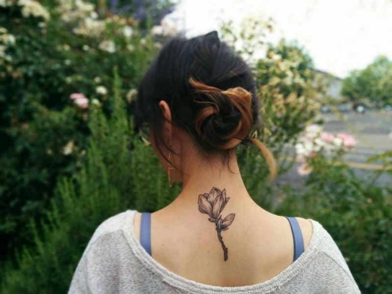 23 Awesome Upper Back Tattoos for Women
