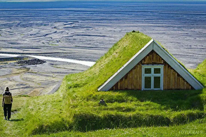 scandinavia-hobbit-homes003