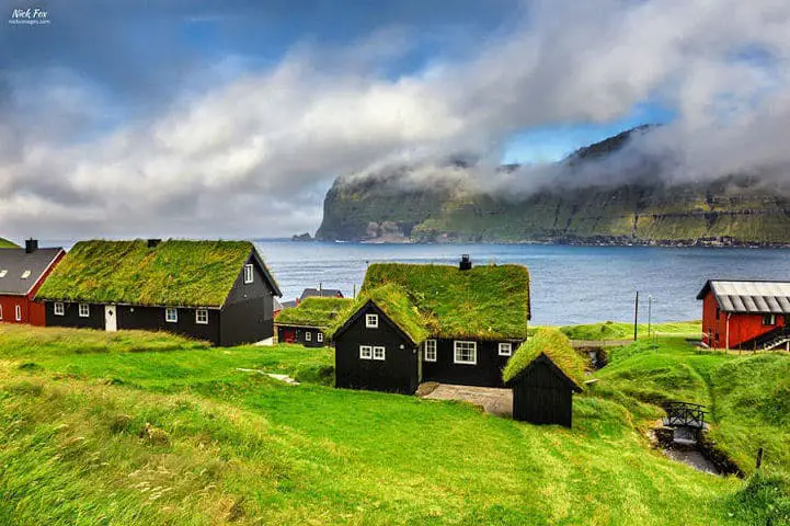 scandinavia-hobbit-homes004