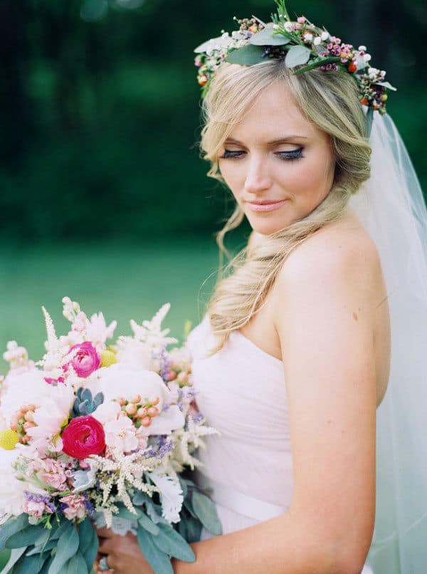 25 Glamorous Flower Crowns for All Brides