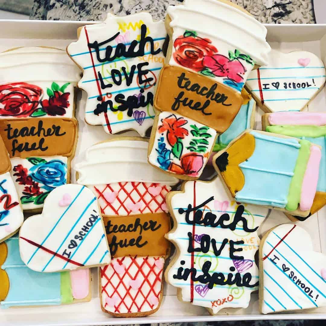 23 Extremely Cute Back To School Cookies