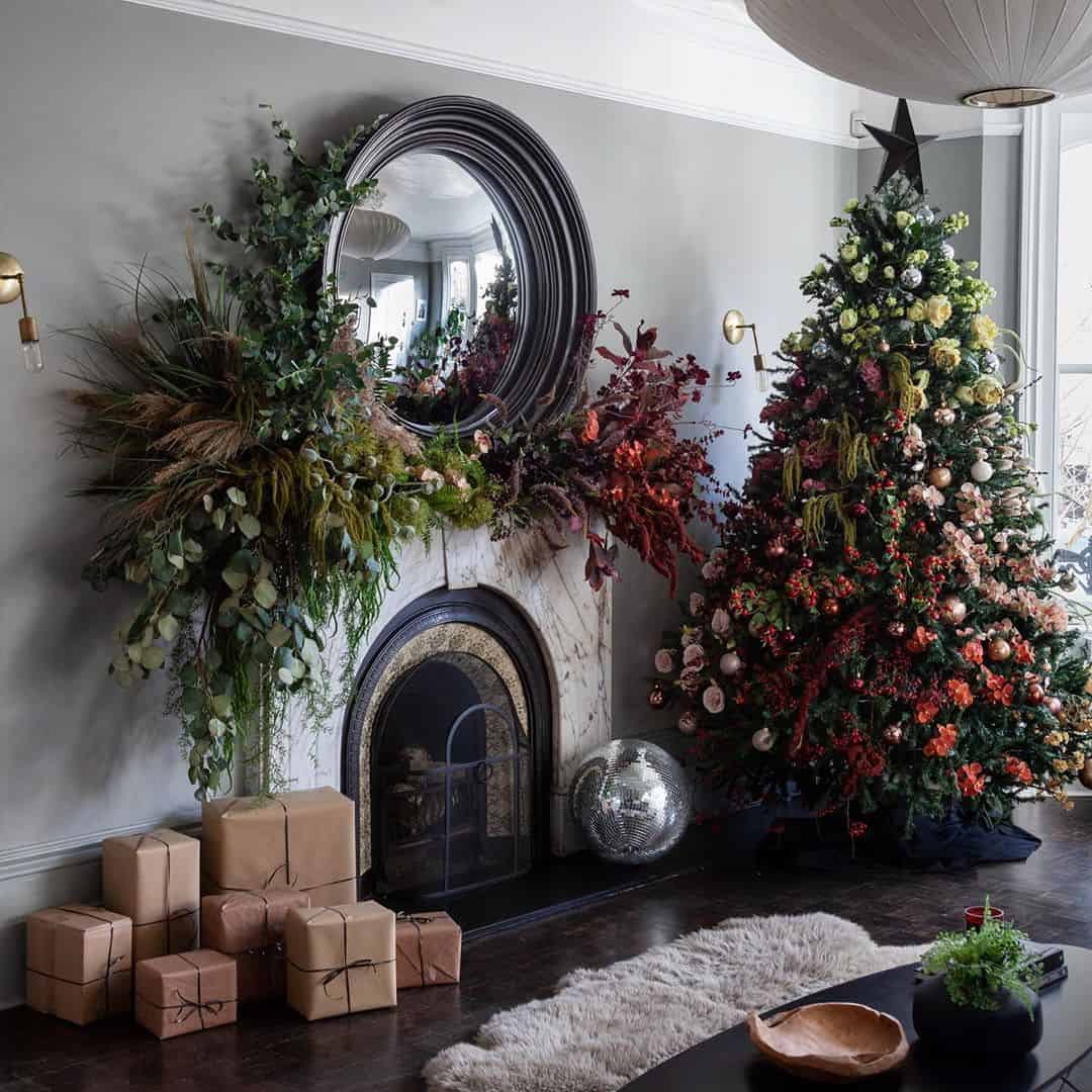 22 Festive Mantel Decoration Ideas For Christmas 22 Festive Mantel Decoration Ideas For Christmas