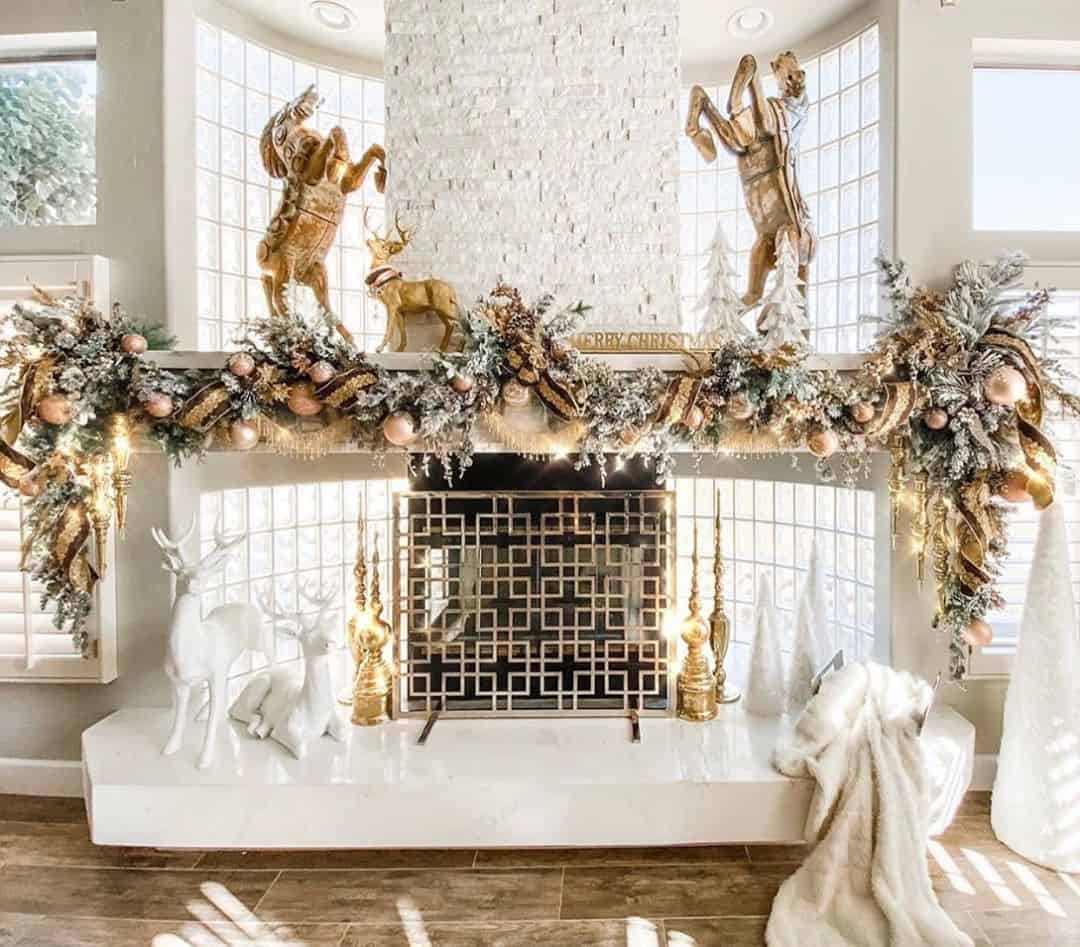 22 Festive Mantel Decoration Ideas For Christmas 22 Festive Mantel Decoration Ideas For Christmas