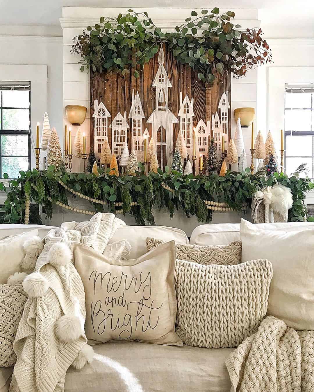 22 Festive Mantel Decoration Ideas For Christmas 22 Festive Mantel Decoration Ideas For Christmas