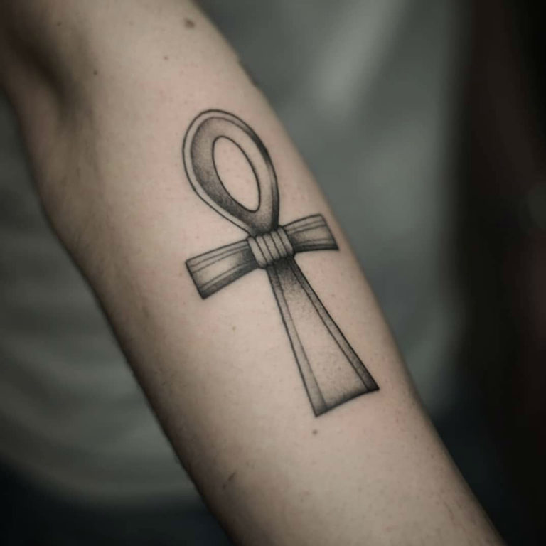 20 Powerful Ankh Tattoo Ideas – Analogy Behind the Ancient Symbol