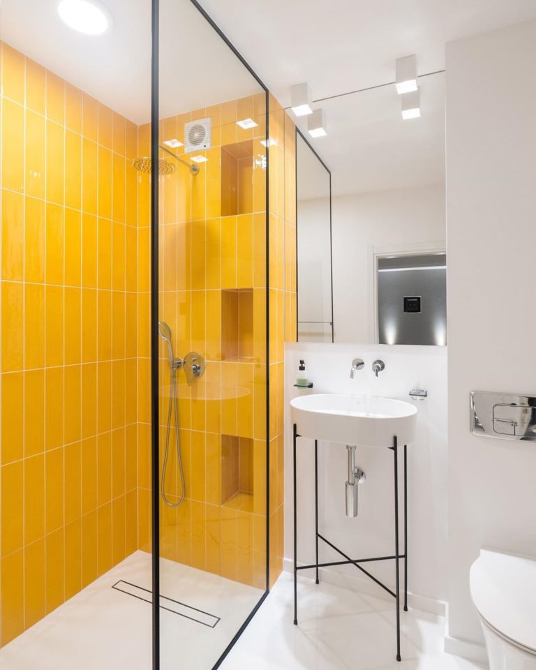 27 Shiny Yellow Bathroom Design Ideas