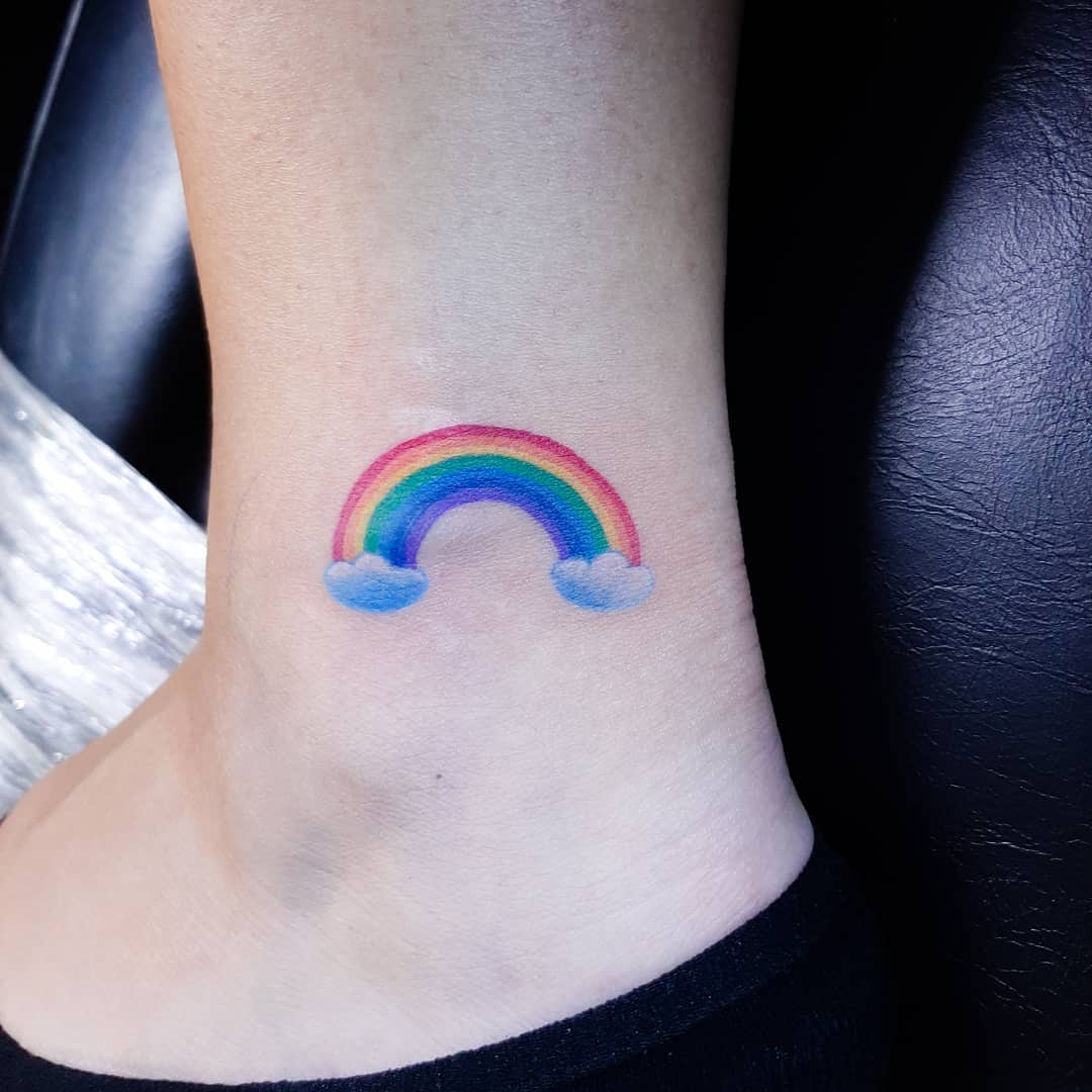 Love wins  Tattoo feita pela Sarah Azalini sarahazalini Orçamento  Rainbow  tattoos Tattoos Minimalist tattoo