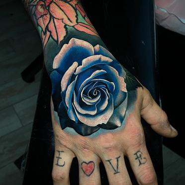 36 Incredible Rose Tattoo Designs to Make Your Friends Envious!